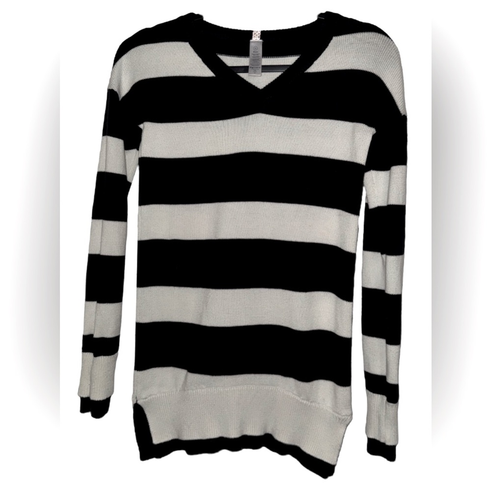 Ivivva by Lululemon Girls size 12 Striped Black white striped v neck sweater